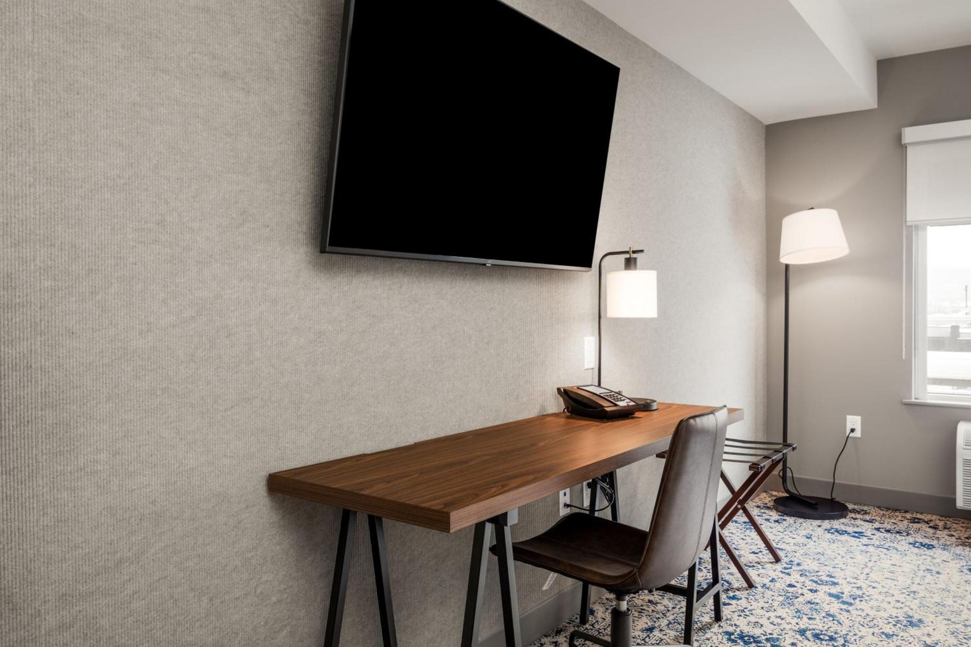 Four Points By Sheraton Kelowna Airport Eksteriør billede