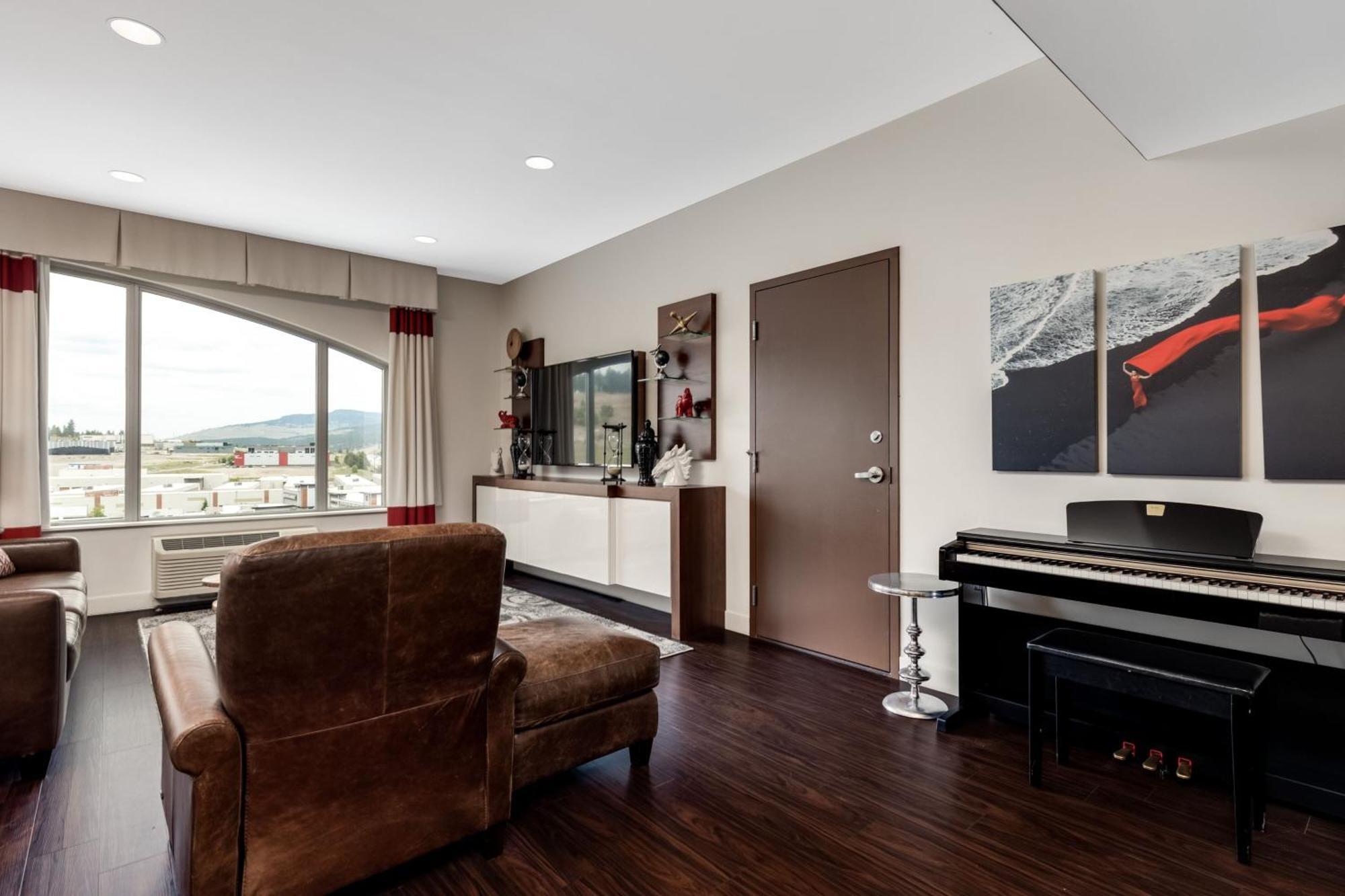 Four Points By Sheraton Kelowna Airport Eksteriør billede